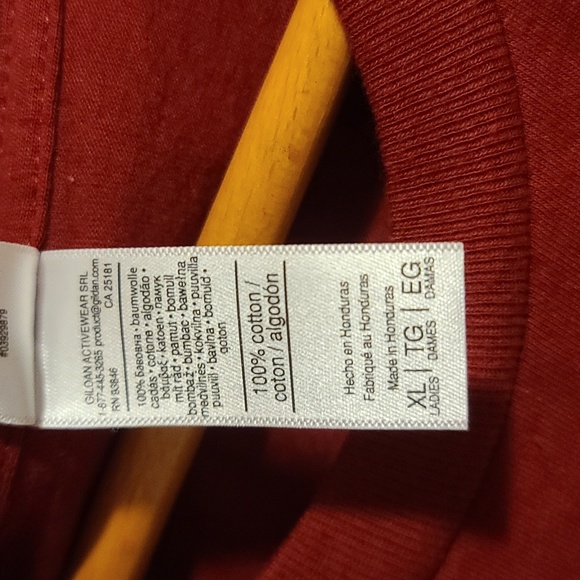 HOLIDAY CHEER Fun Winter GOLD Glitter Graphic T-Shirt NWOT - Picture 4 of 5